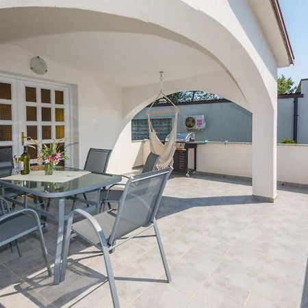 Family Patio Vir Apartment ภายนอก รูปภาพ