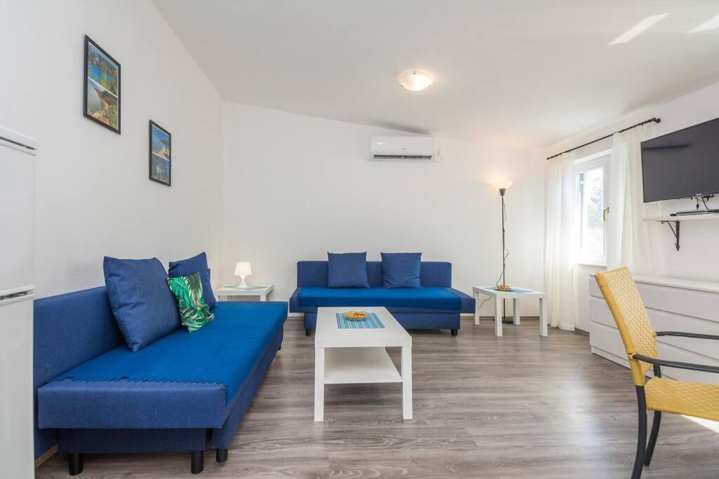 Family Patio Vir Apartment ภายนอก รูปภาพ
